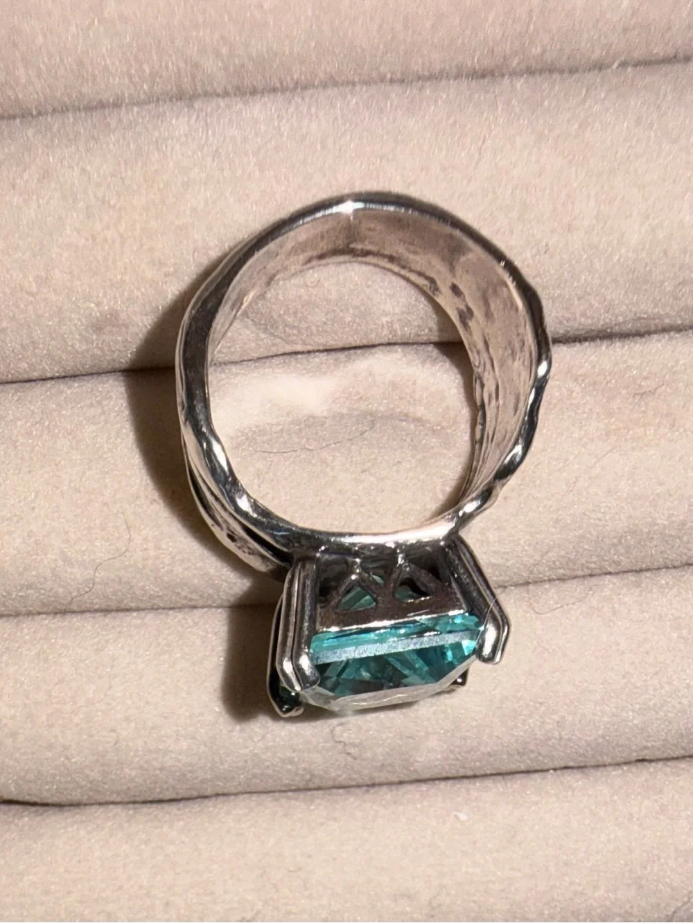 Slipada Sterling Silver ring with Large Aquamarine-Cut Blue Stone. Size  6/7